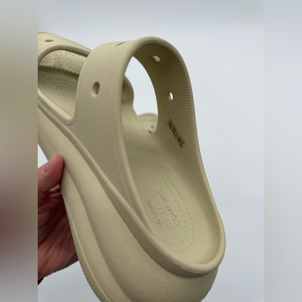 Crocs Classic Crush Platform Sandals Bone Color Sz. W 9 / M 7 - Picture 13 of 15